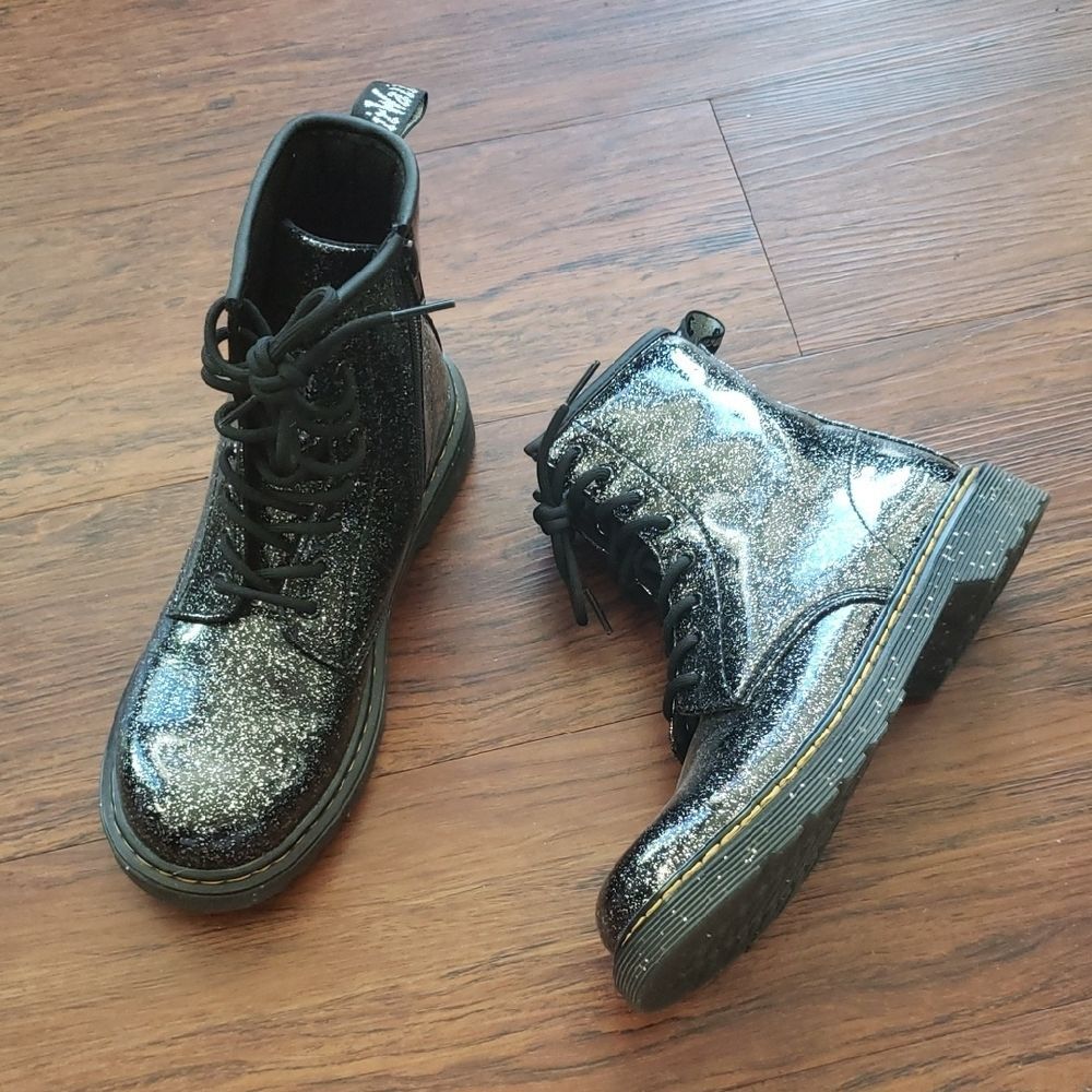 Dr. Martens Black Glittery Whimsigoth Combat Boots Size L6 - Picture 2 of 7